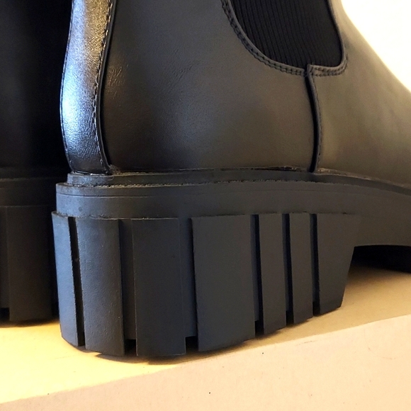 Womens Madden NYC Chunky Lug Chelsea Boits - Picture 8 of 15